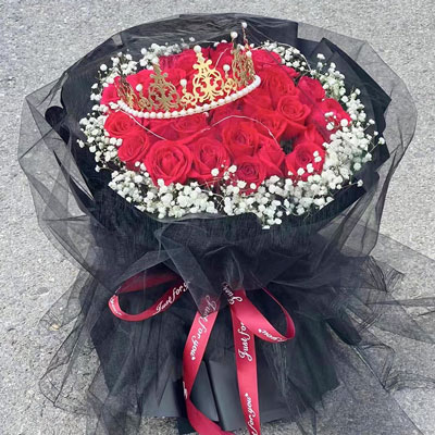新乡33朵红玫瑰满天星皇冠，爱情圆满